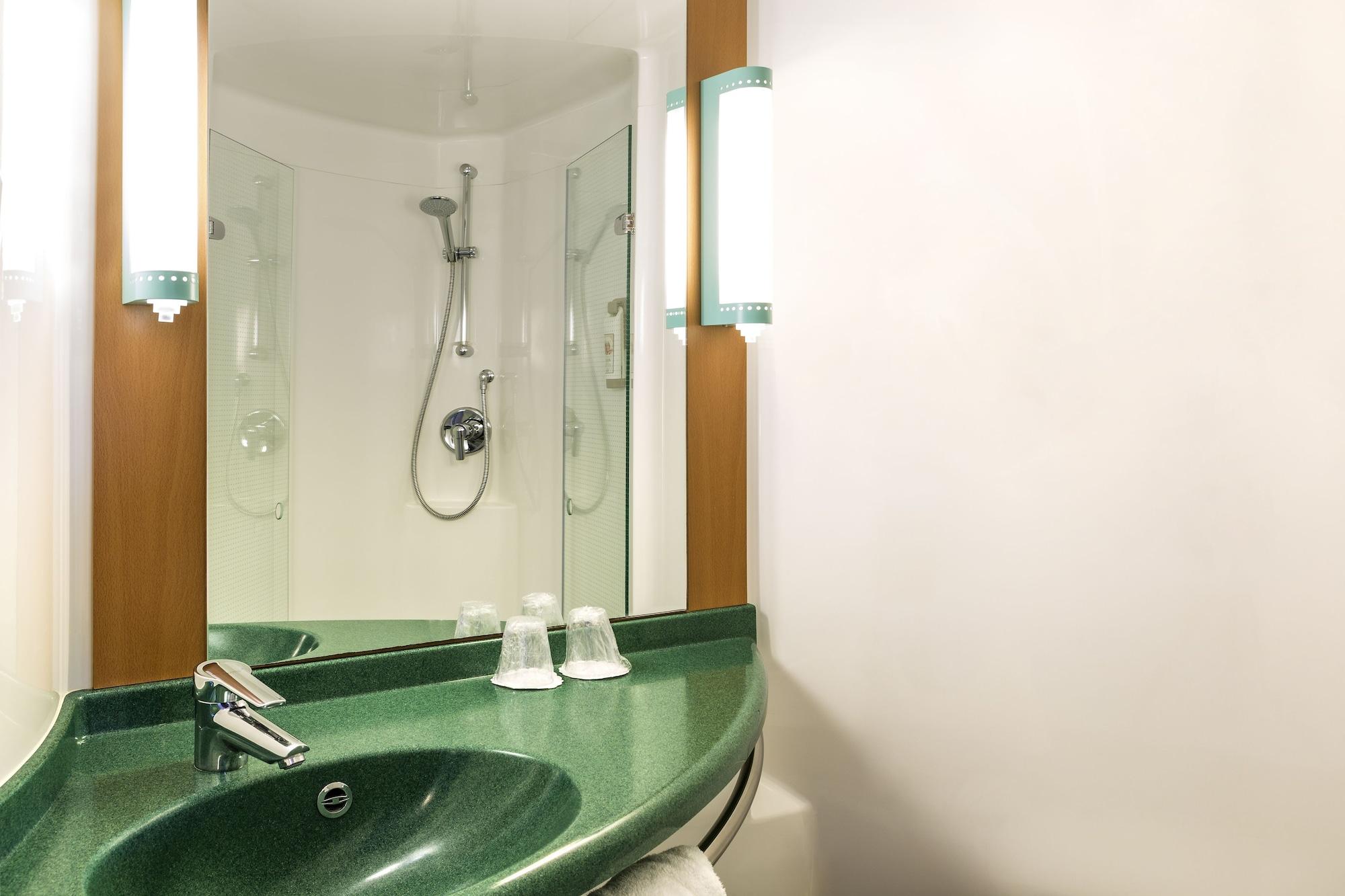 Hotel Ibis Centre Marlborough Street 2*