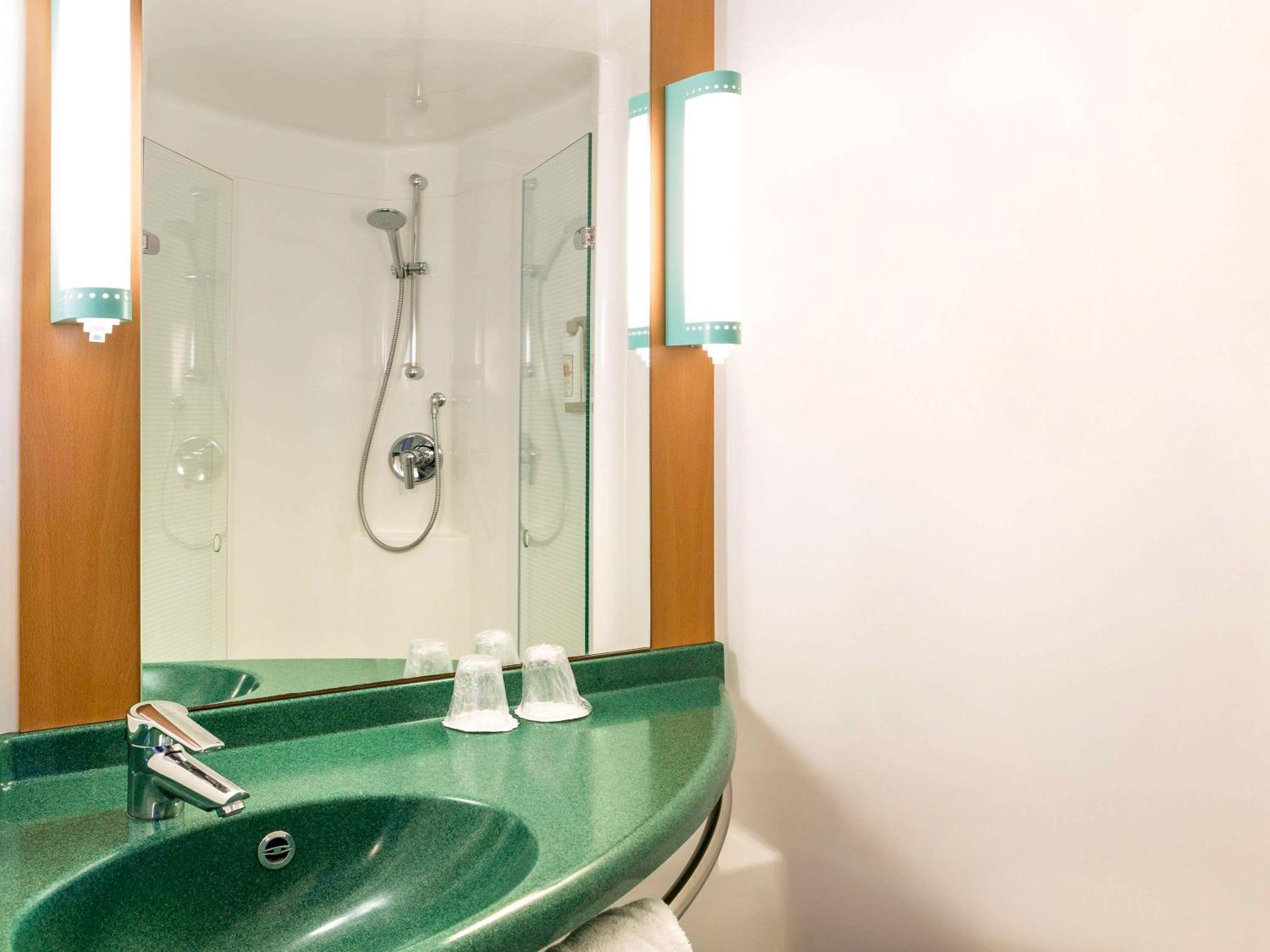 Ibis Centre Marlborough Street Hotel 2*